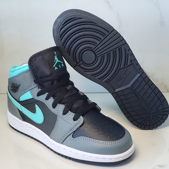 jordan aqua grey